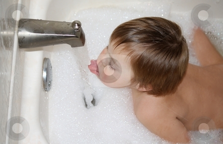 Little-Boy-Pedo Imgsrc Bath http://cutcaster.com/photo/100201746-Little-boy-in-bathtub ...